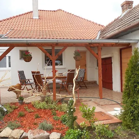 Prázdninový dům Dunaparti Haz *