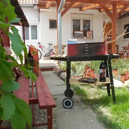 Dunaparti Haz * Kravany nad Dunajom